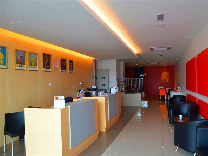 Hotel Jeti Tg Gemok Padang Endau Esterno foto