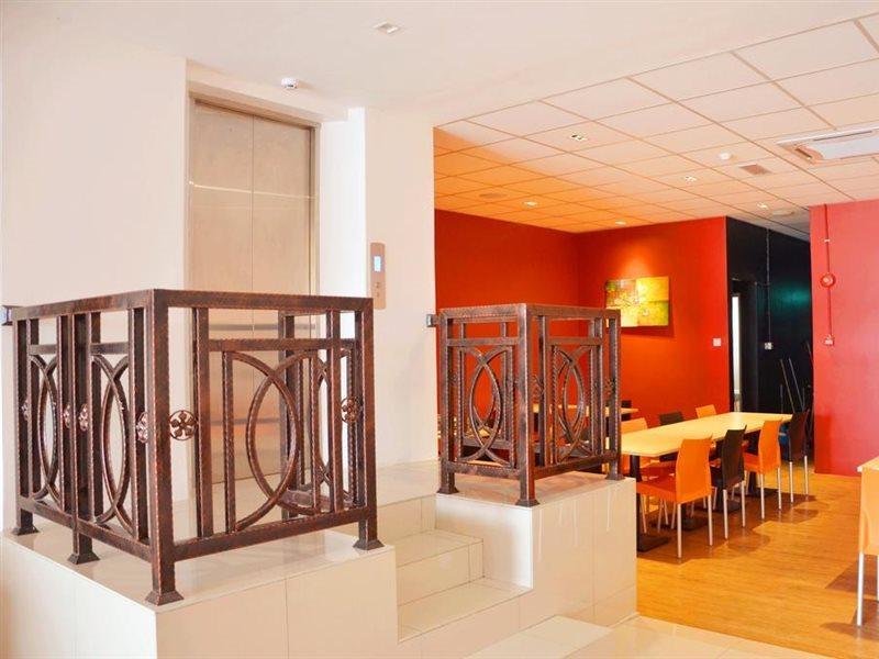 Hotel Jeti Tg Gemok Padang Endau Esterno foto