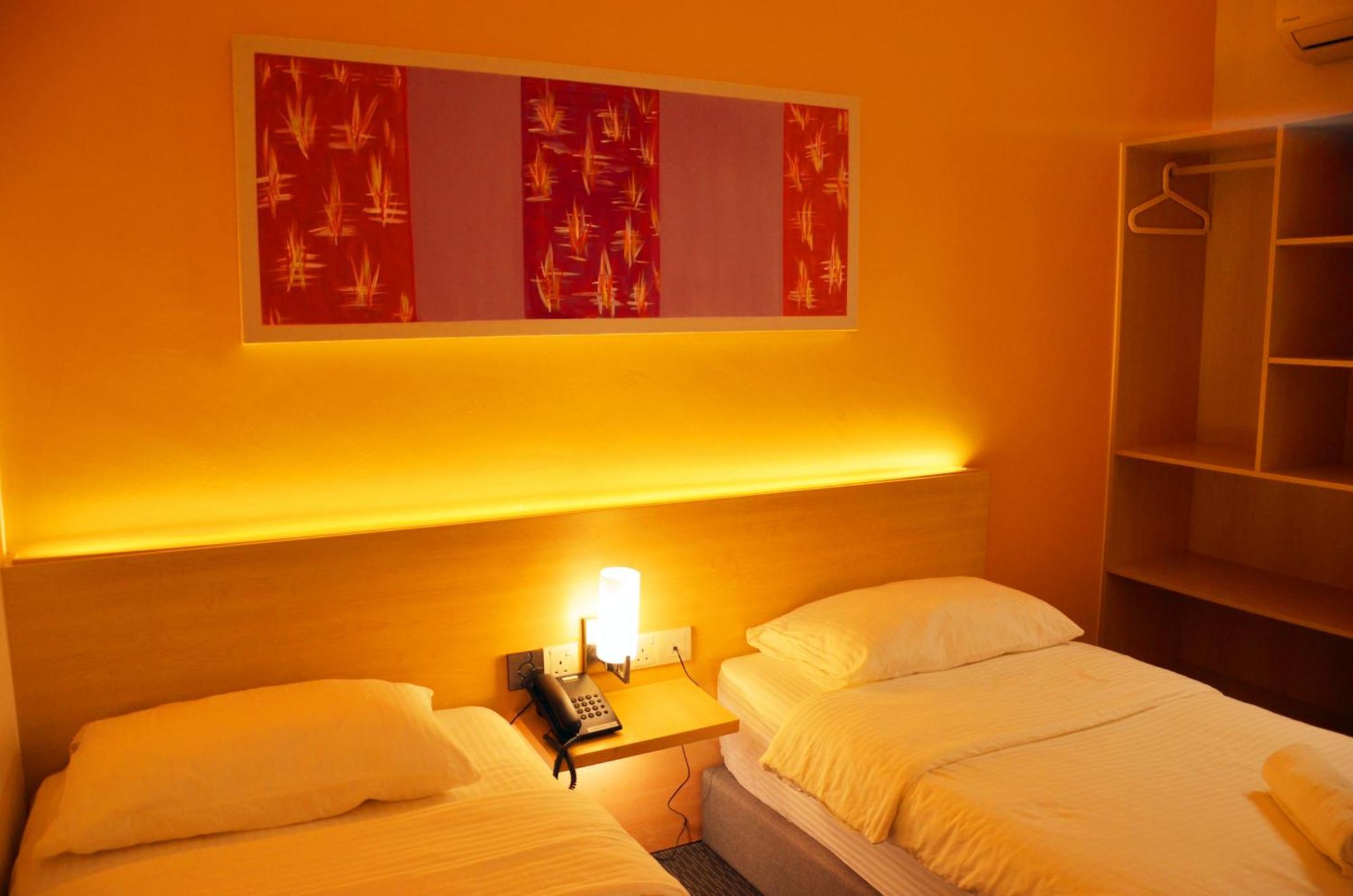 Hotel Jeti Tg Gemok Padang Endau Esterno foto