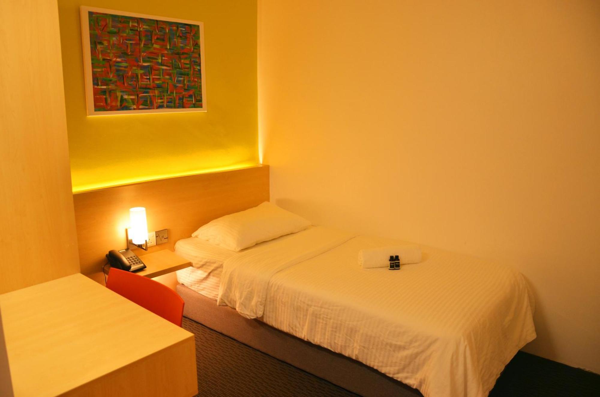 Hotel Jeti Tg Gemok Padang Endau Esterno foto