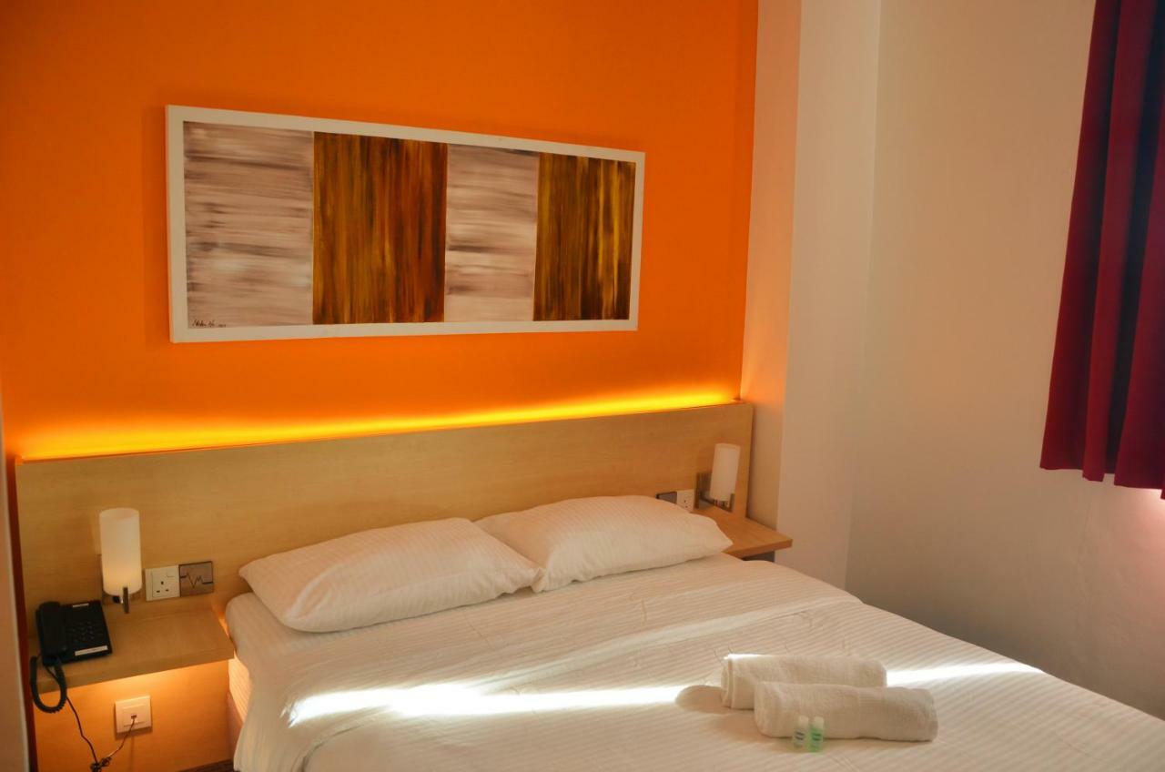 Hotel Jeti Tg Gemok Padang Endau Esterno foto