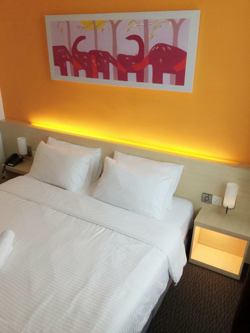 Hotel Jeti Tg Gemok Padang Endau Esterno foto